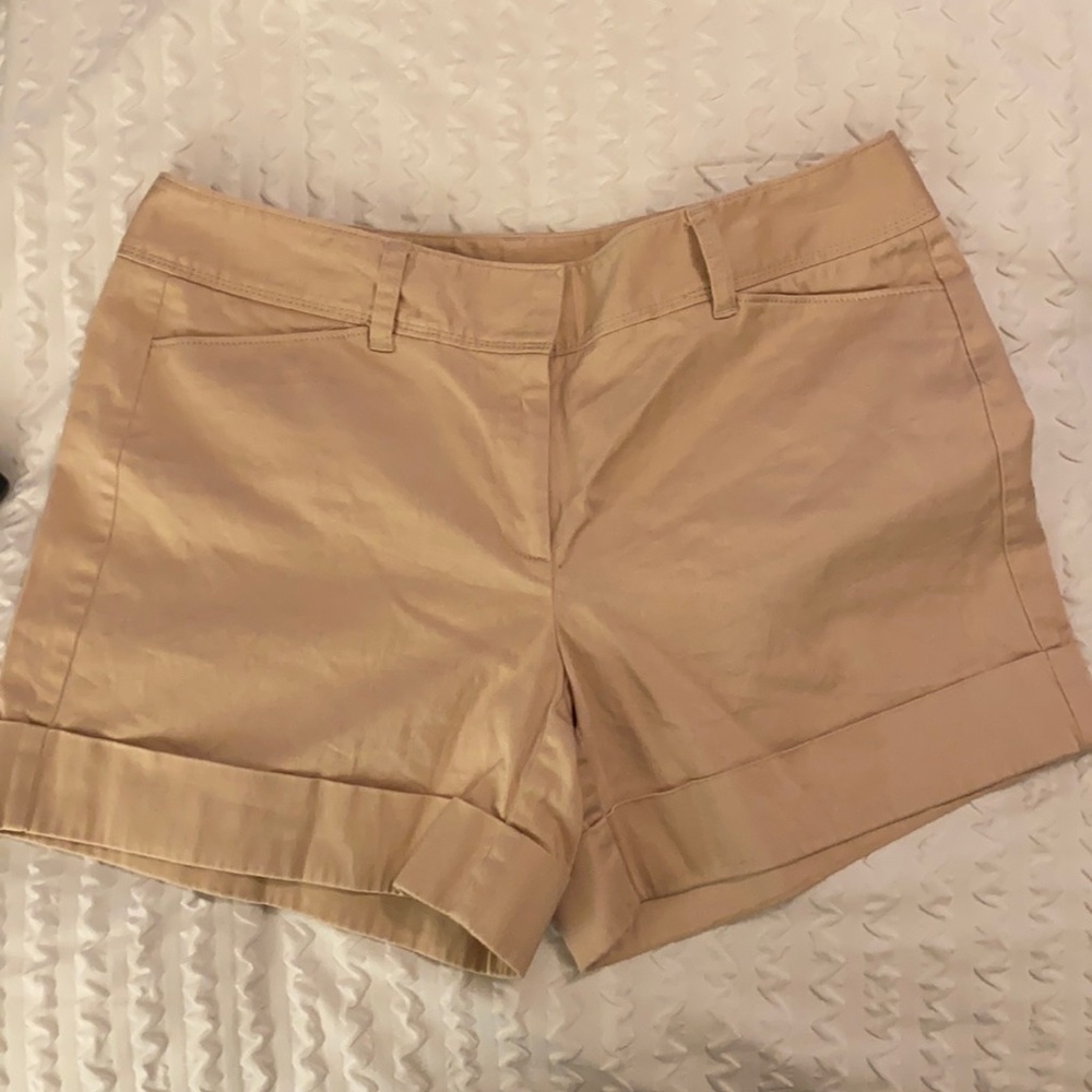 White House Black Market khaki shorts sz 8
